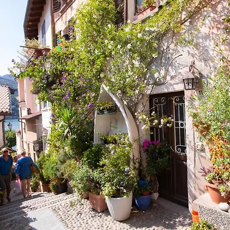 Apartment Riccardo House 1 Min From - Happy