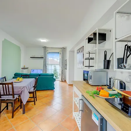 Riccardo House 1 Min From - Happy Stresa