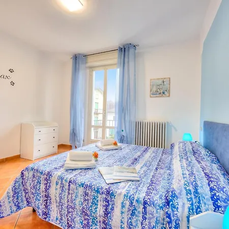 Riccardo House 1 Min From - Happy Апартаменты *